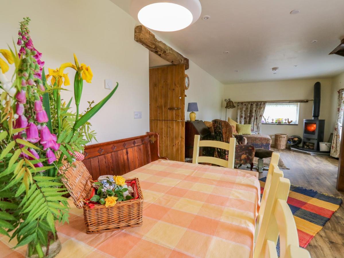 Buzzards Breg Villa Builth Wells Bagian luar foto