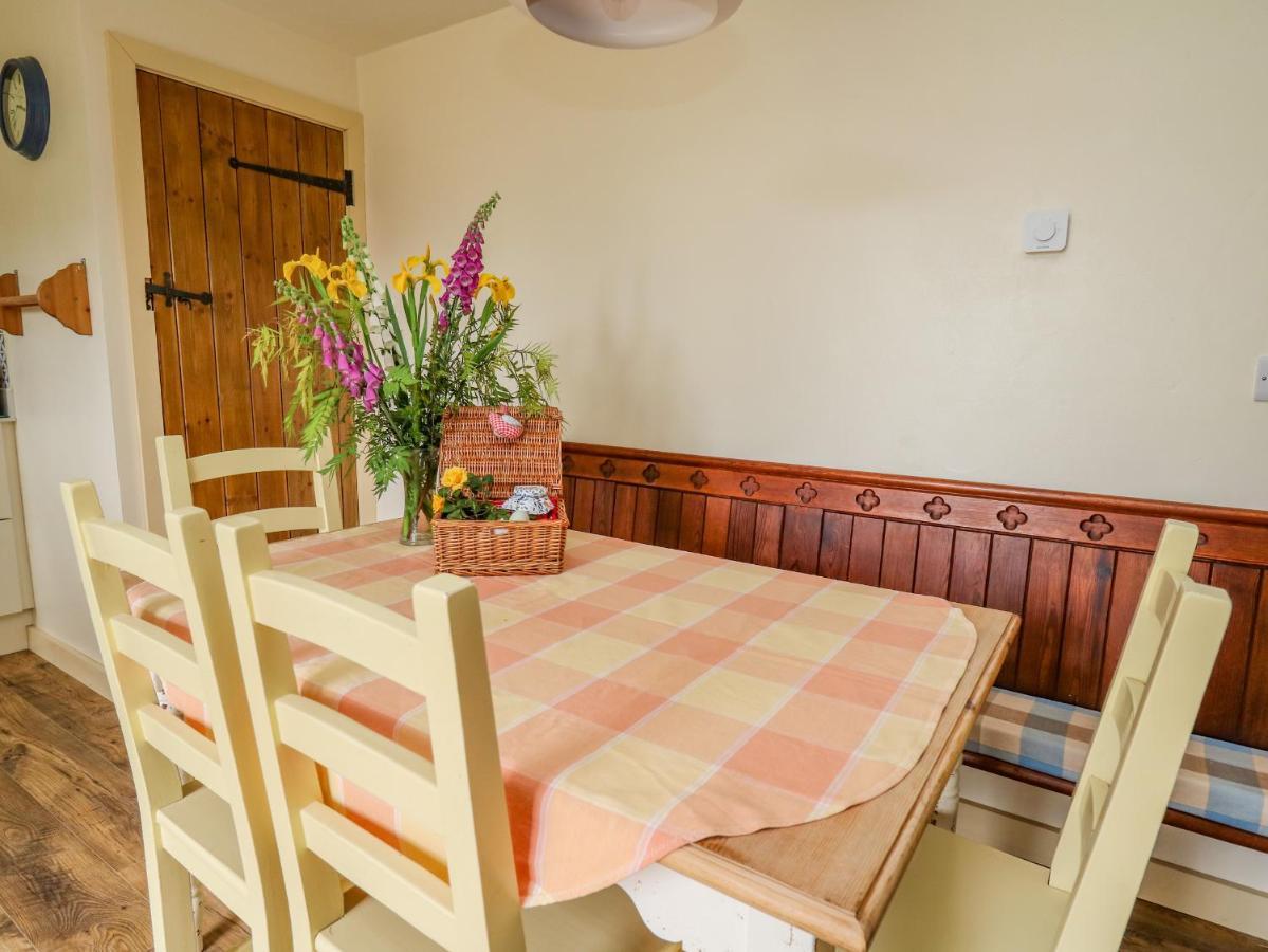Buzzards Breg Villa Builth Wells Bagian luar foto